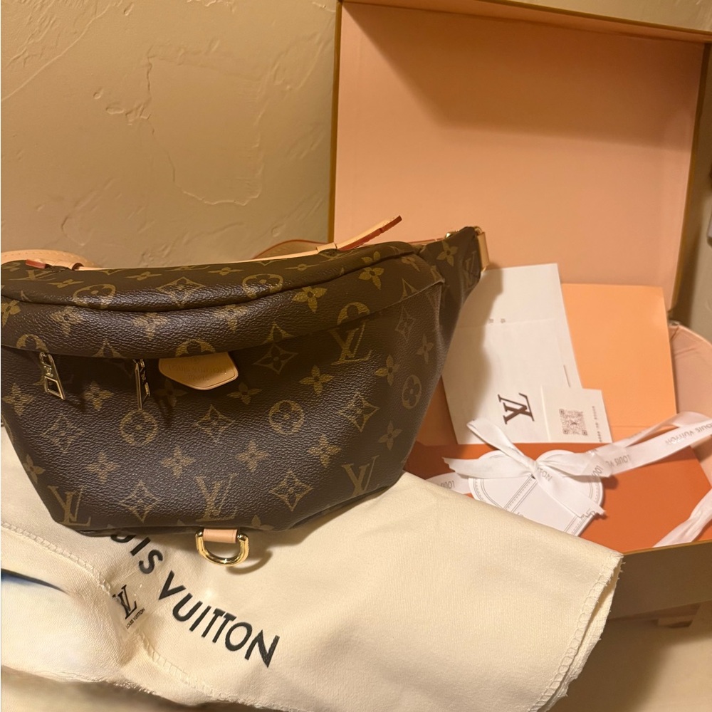 Bum Bag Crossbody Bag in Brown